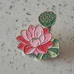 Big Lotus Water Flower Lily Bloom Floral Lapel Pin